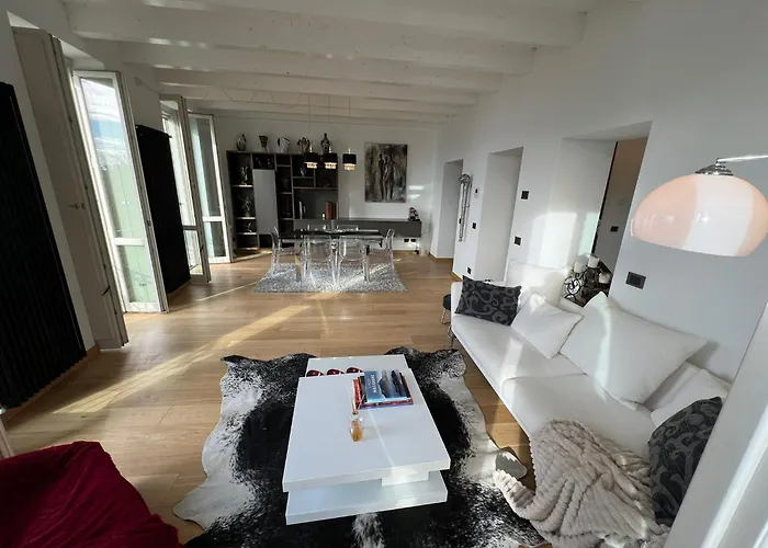 Apartament Charles *