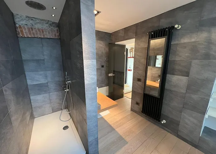 Apartament Charles *